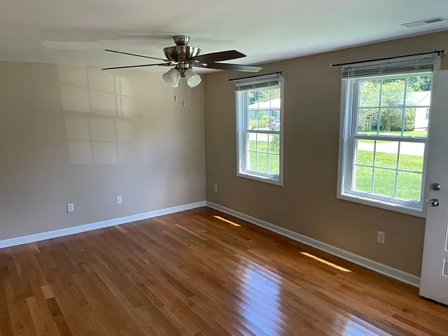 114 Beaufort Dr — Photo 10
