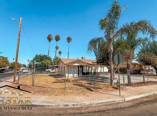 10501 Santa Barbara St, Lamont, CA 93241