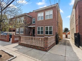 4612 25th Ave, Astoria, NY 11103