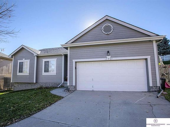 2nd image of 17907 Karen Cir