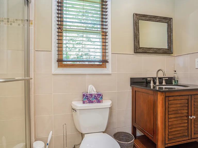 215 Northfield Ln — Photo 15