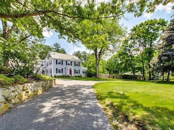 516 Mattakeesett St, Pembroke, MA 02359