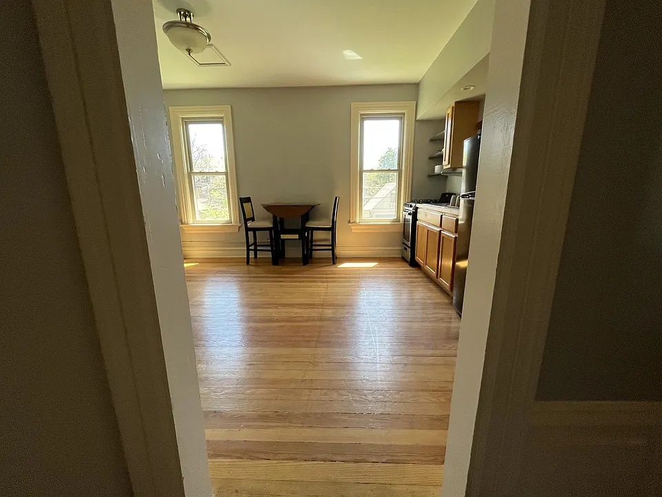 Living room and kitchen entrance