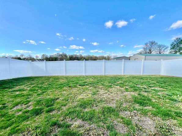 9800 Monte Way, Newburgh, IN 47630