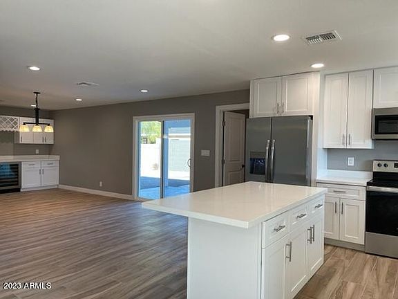 5th image of 1518 E Florian Ave