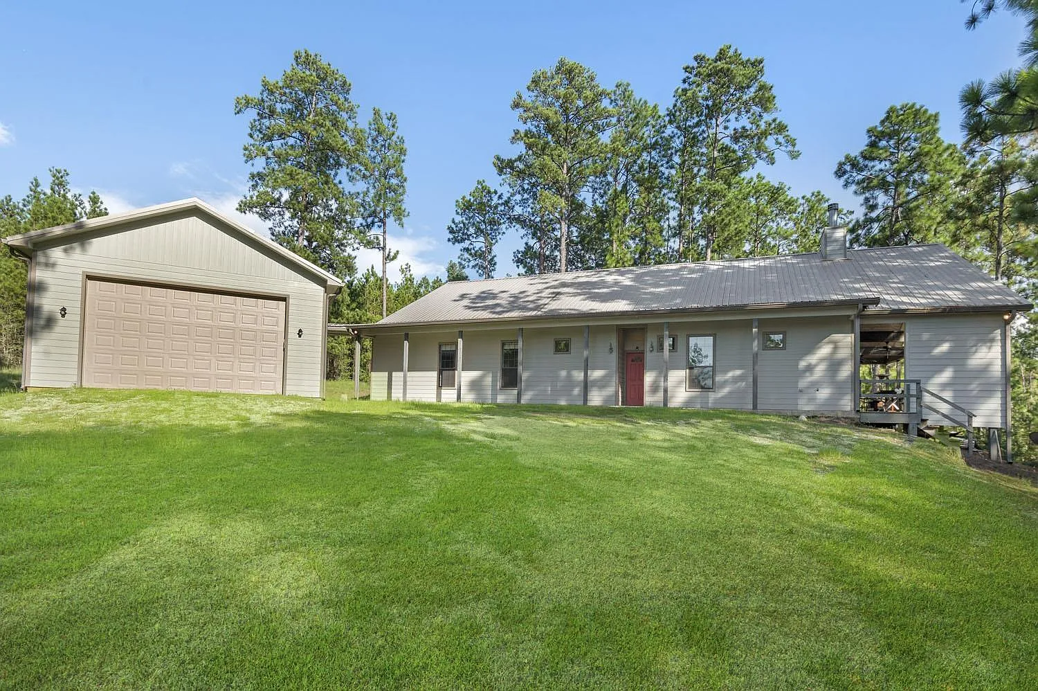 6 bed, 5.0 bath, 3338 sqft, $4,000 — Photo 1