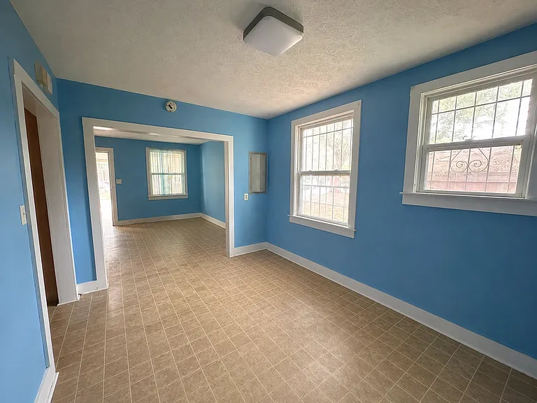 2472 Wylene St — Photo 4