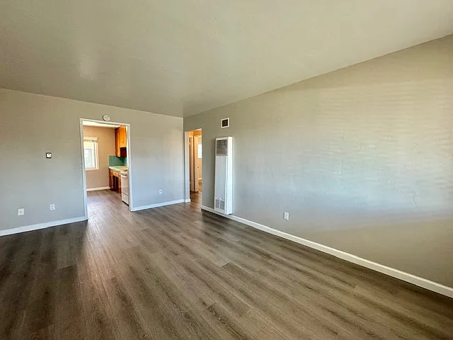 4010 Kansas St — Photo 4