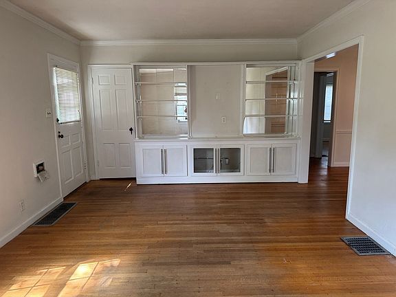 2nd image of 6215 N Indianola Ave