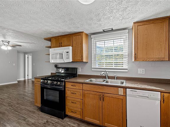 5th image of 683 1st Ave