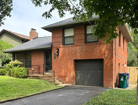 833 Westwood Pl — Photo 2