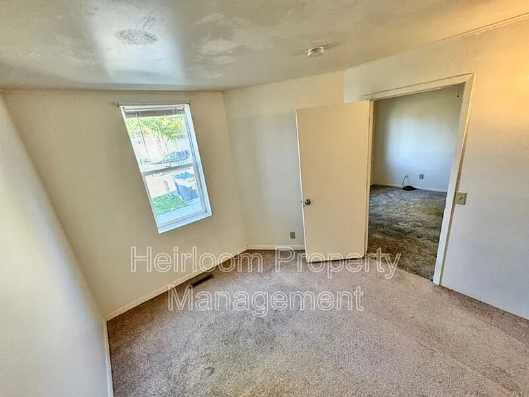 1718 Cumming Ave — Photo 6