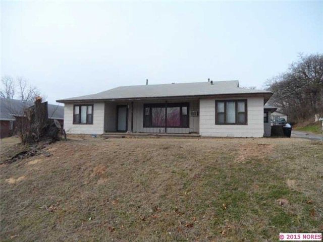 2nd image of 416 N Terrace Dr W