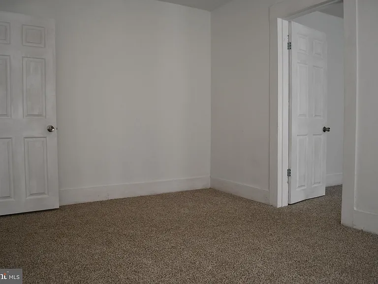 4 E Milby St — Photo 23