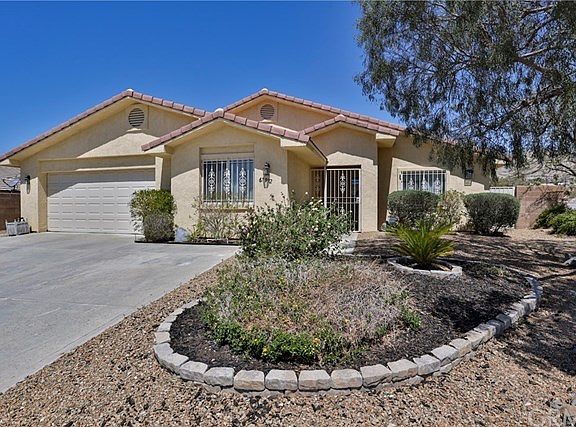 3rd image of 67992 Whitney Ct