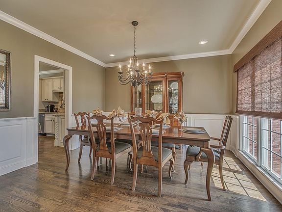 3rd image of 2248 Oakleigh Dr