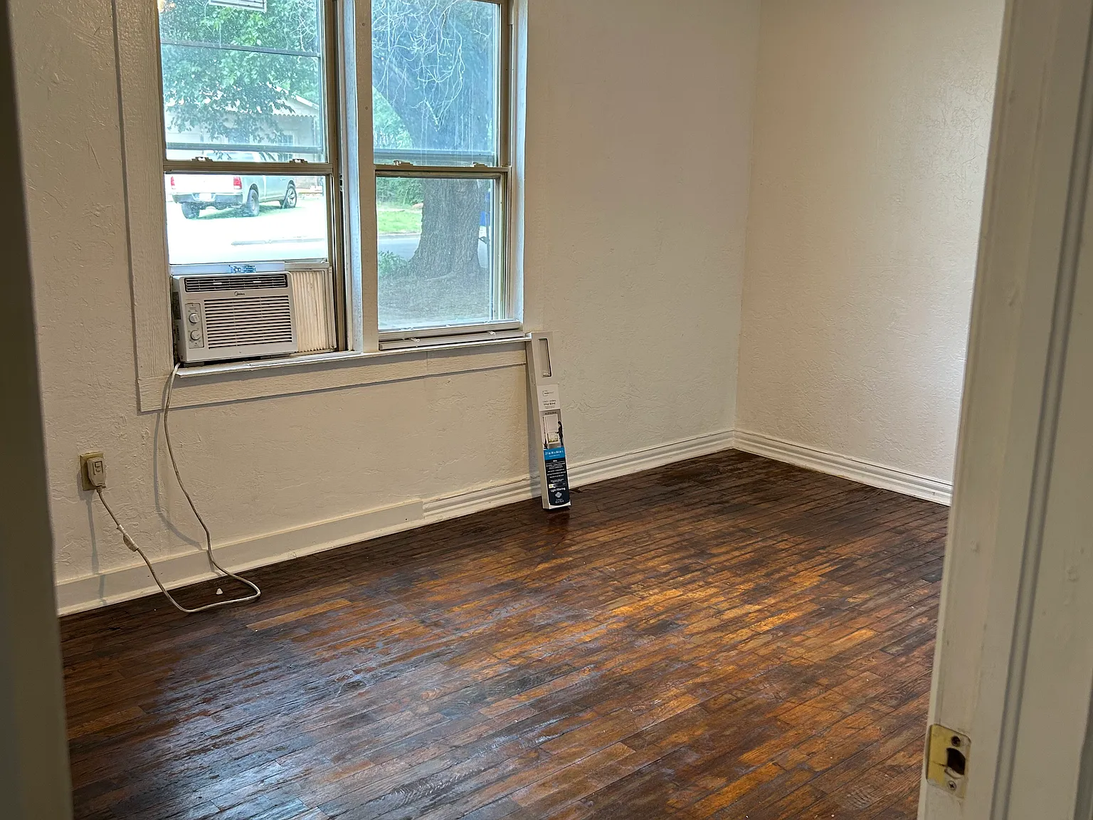 112 W Spruce Ave — Photo 4