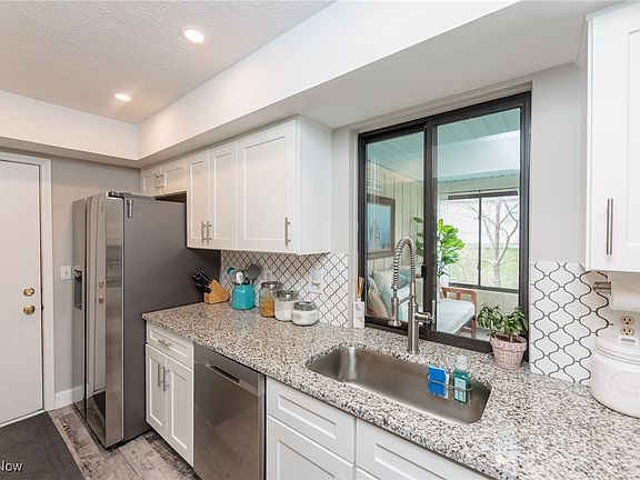 5th image of 19024 Hunters Pointe Dr