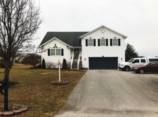 8 S Pheasant Way, Abbottstown, PA 17301