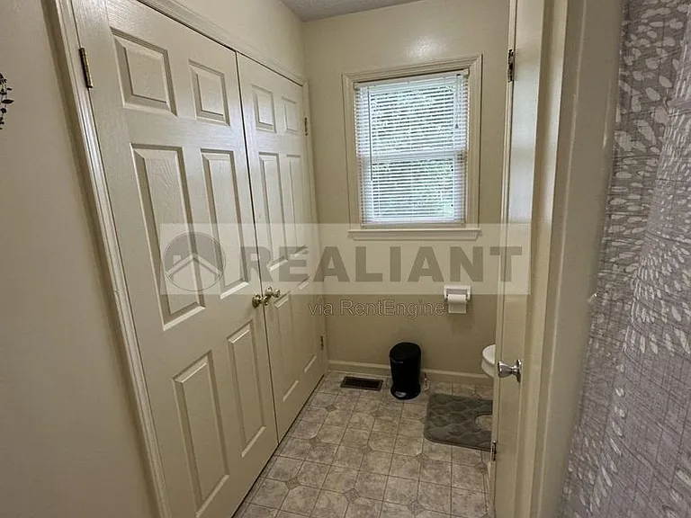 530 Foxwood Dr — Photo 11