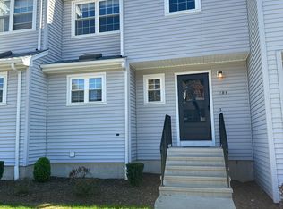 195 Red Oak Ln, Bridgeport, CT 06606