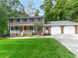 105 Burrows Rd, Jamestown, NC 27282