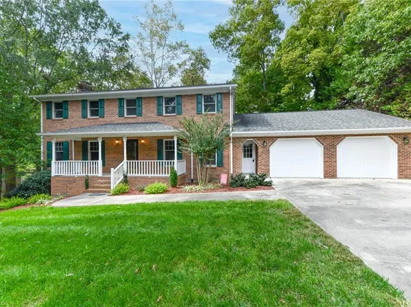 105 Burrows Rd, Jamestown, NC 27282