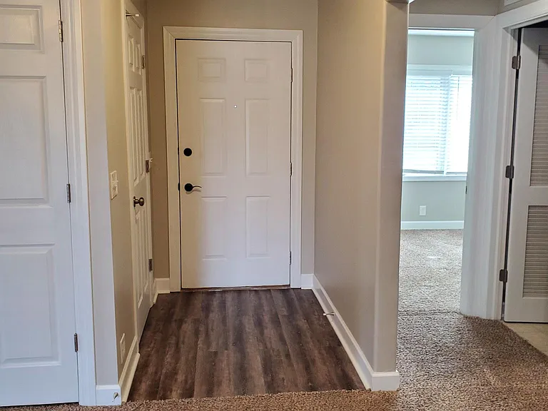 308 W Adams St — Photo 20