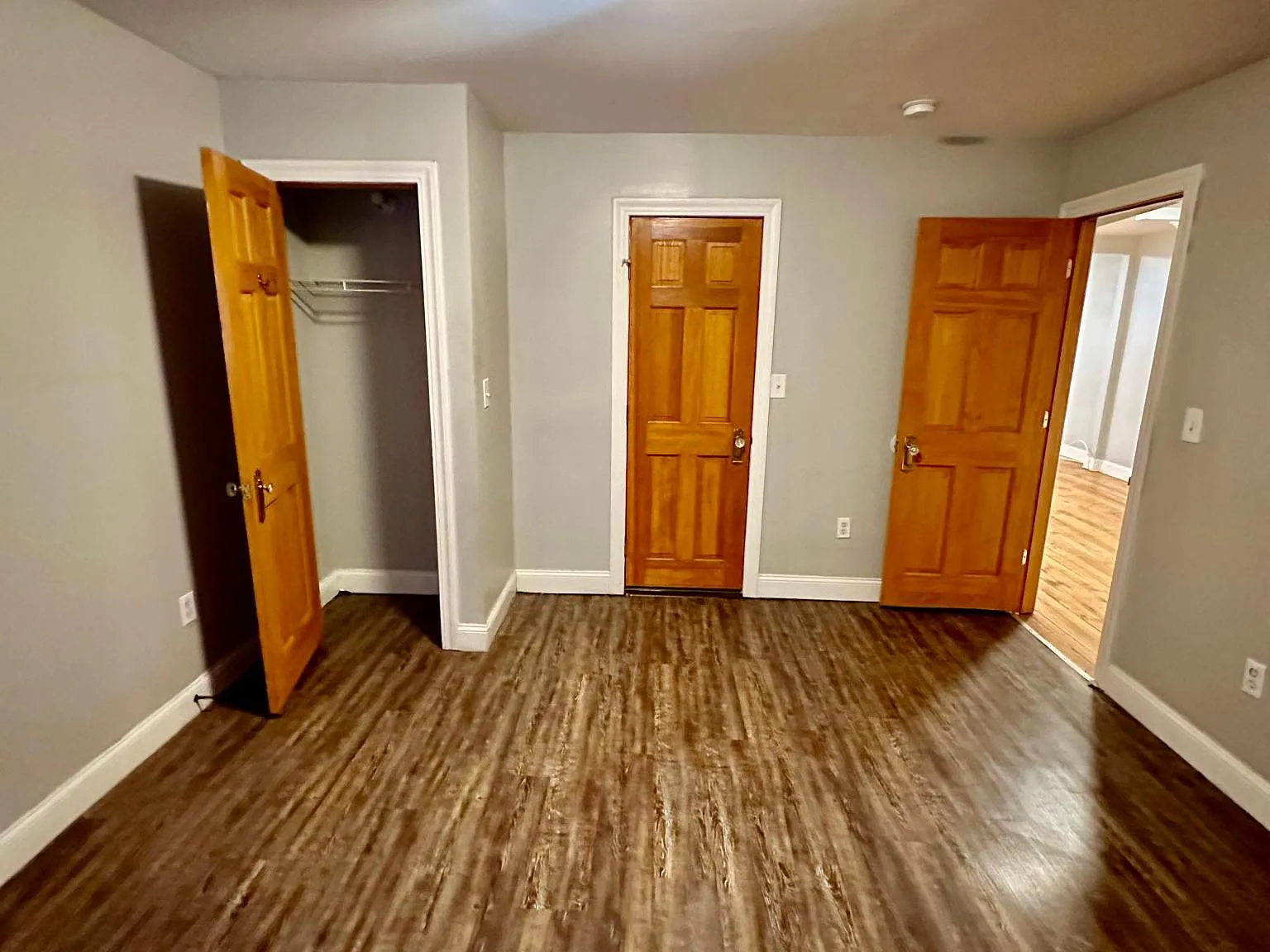 28 E Grand Ave — Photo 3