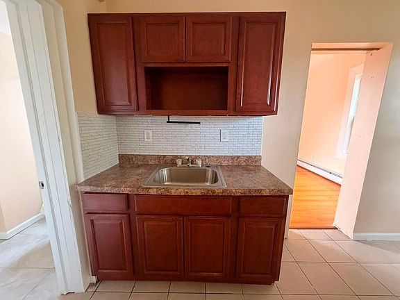 2nd image of 373-375 Blatchley Ave #C3