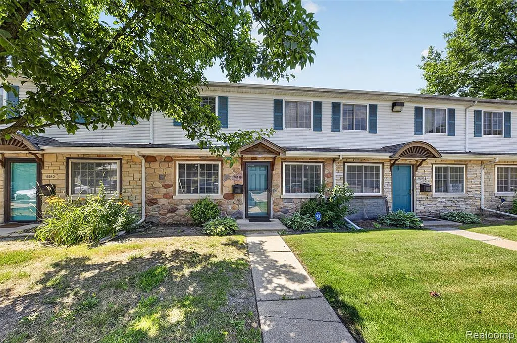 3 bed, 2.5 bath, 1716 sqft, $2,000 — Photo 3