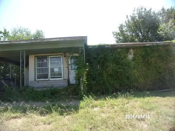 2505 NW 38th Pl, Lawton, OK 73505