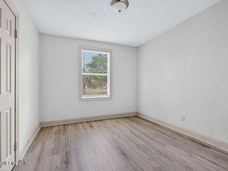 845 Ontario St — Photo 29