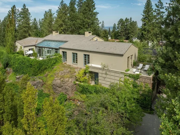 1215 E Christmas Tree Ln, Spokane, WA 99203