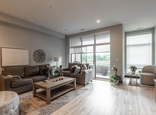 2346 N Lister Ave #201, Chicago, IL 60614