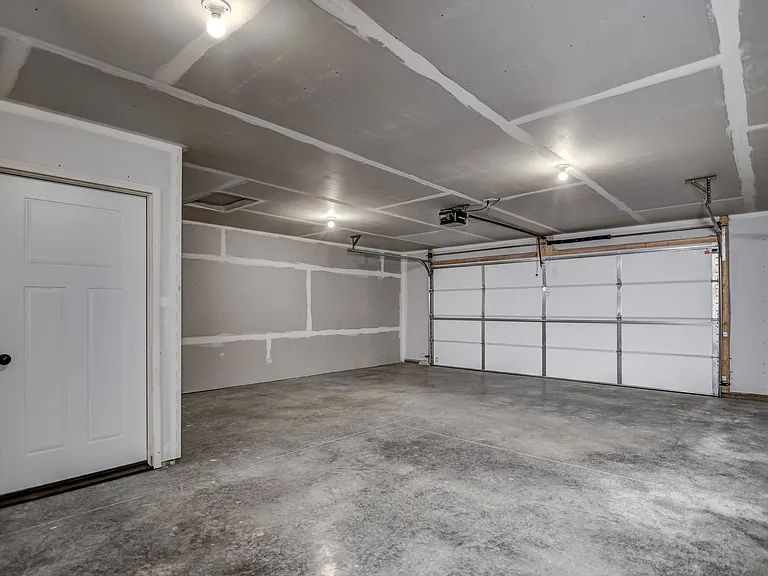 1624B Gunston Dr — Photo 33