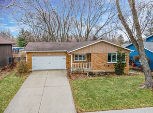 36 Lockman Cir #5, Elgin, IL 60123