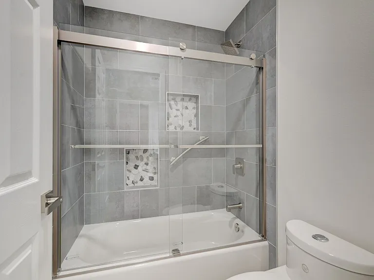 3120 Siena Cir — Photo 34