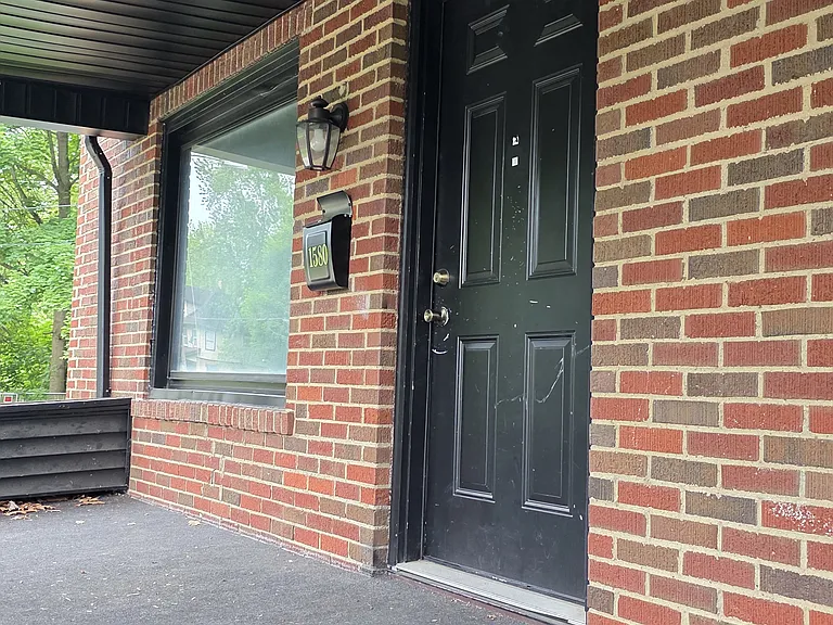 1580 Florencedale Ave — Photo 4