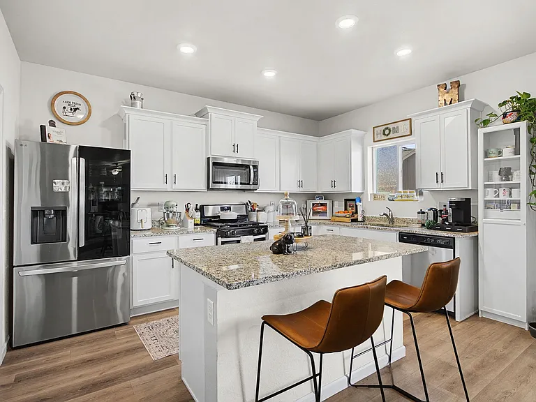 979 Ouzel Falls Rd — Photo 3