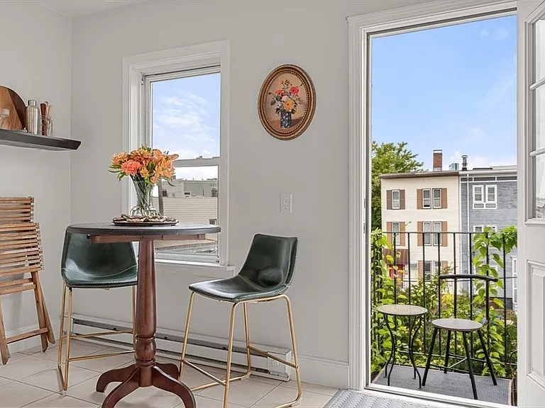 377 Dorchester St #3 — Photo 6