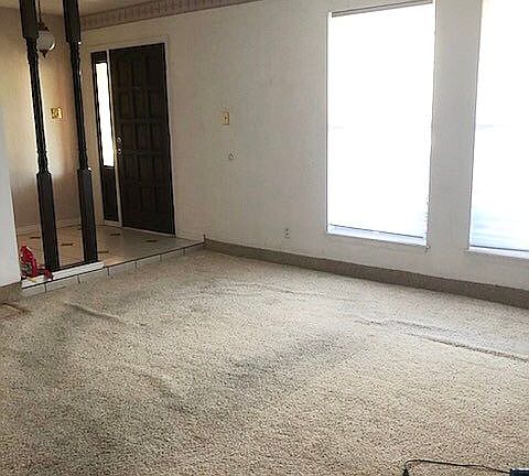 3rd image of 903 E Vista Pkwy