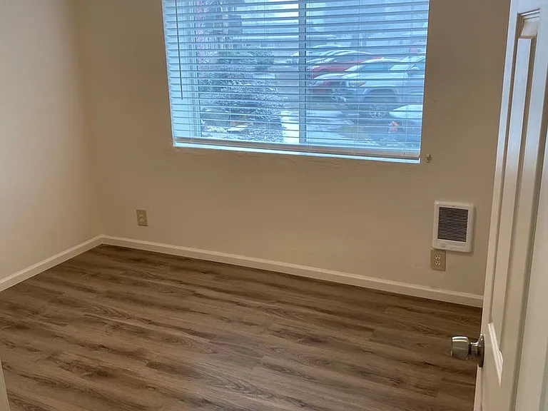 642 32nd Ave SE #5 — Photo 14