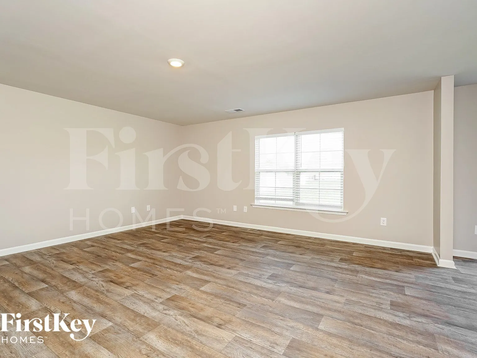 4 bed, 2.5 bath, 2644 sqft, $2,370 — Photo 2