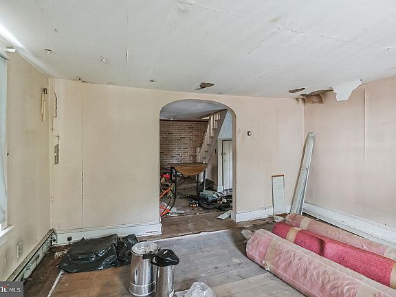 5th image of 58 Ann St