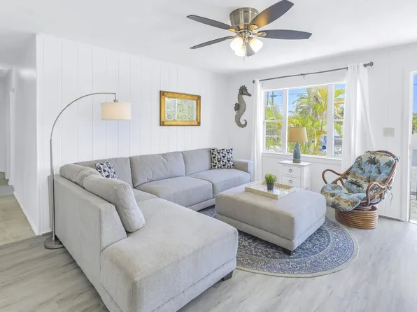 5026 Calle Minorga, Sarasota, FL 34242