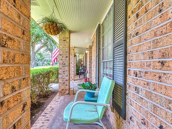 2nd image of 3029 Sierra Dr