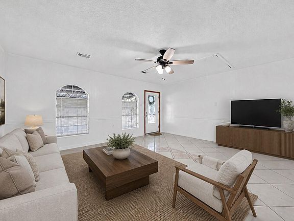 2nd image of 522 Hollyvale Dr
