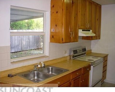 3rd image of 3912 Marlin Dr SE