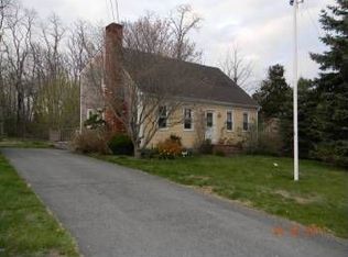 7 Wayland Rd, Bristol, RI 02809